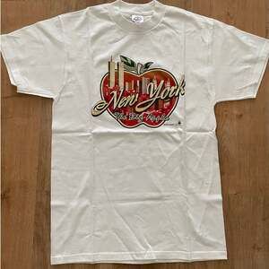 VTG 90s New York Big Apple Graphic T-Shirt Delta Pro-Wight size M USA